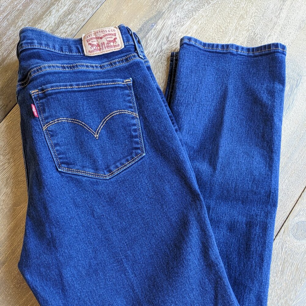 Levis Strauss Classic Dark Wash Denim 724 High Rise Straight Jeans Size W33 L32